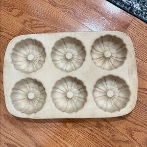 Pampered Chef Family Heritage Stoneware Mini Fluted Bundt Pan Classic Collection
